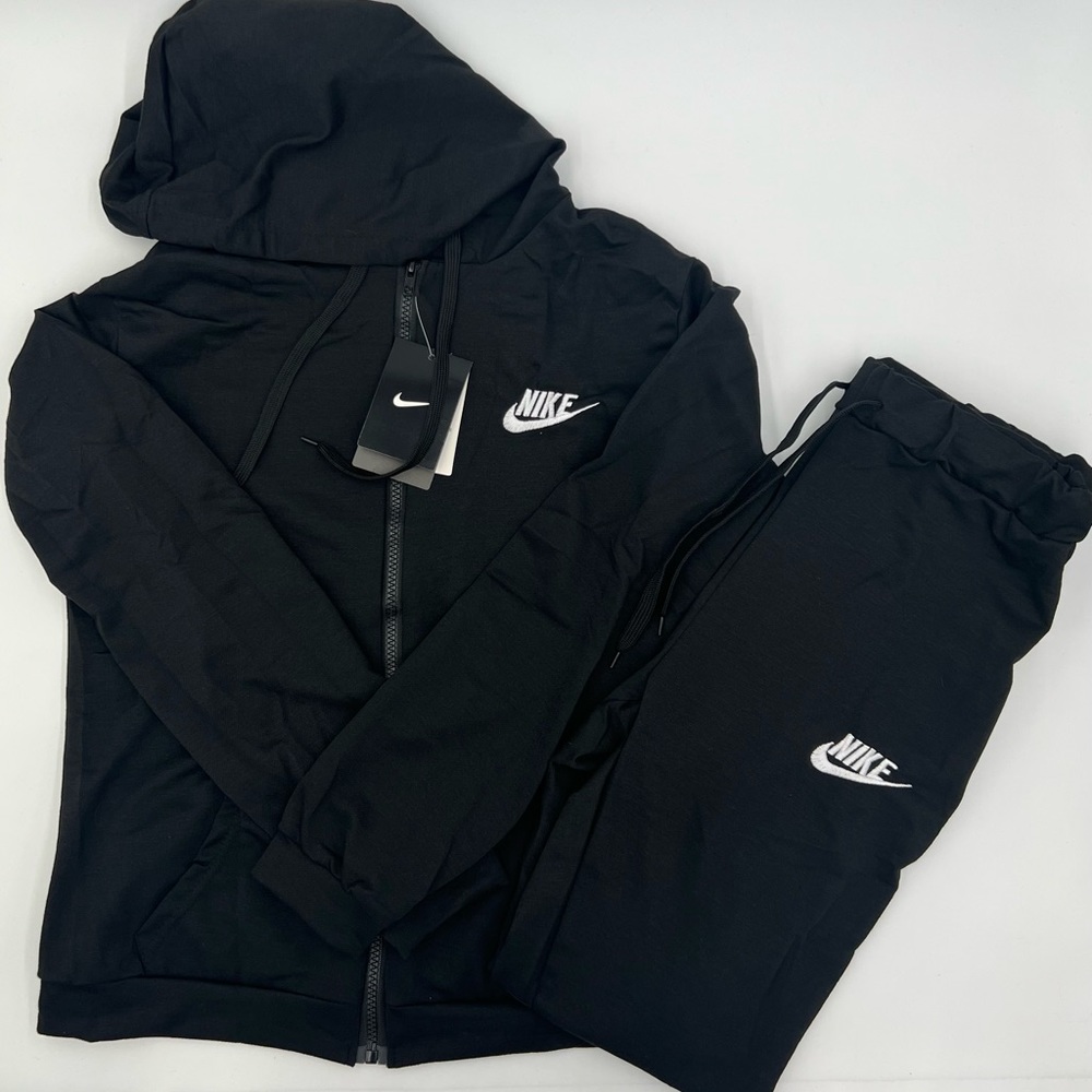 Nike suit